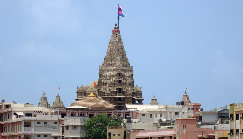 Dwarkadheesh-Temple-Gujarat-Tours