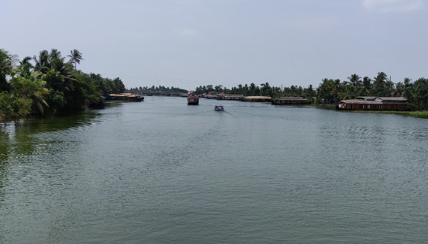 Kerala-backwaters-tours-trips