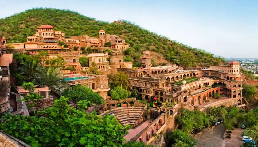 Facade Neemrana Fort Palace, Neemrana