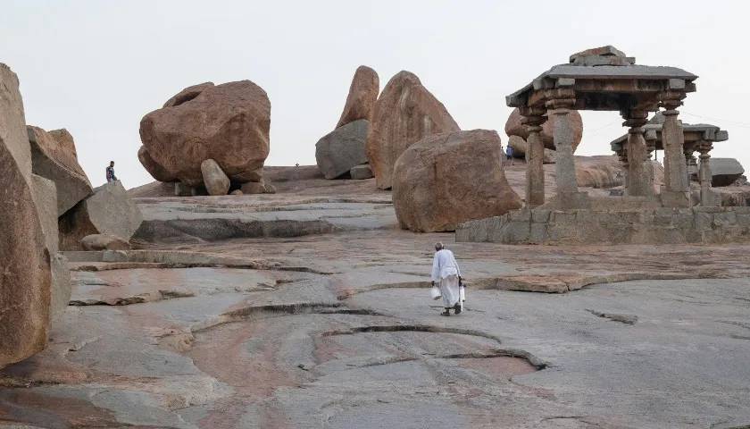 Hemakuta Hill, Hampi