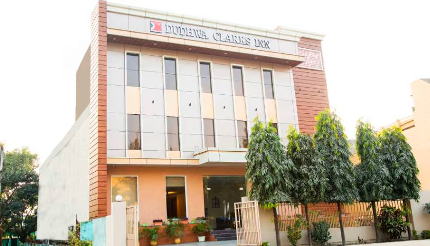 Hotel Clarks Inn Dudhwa