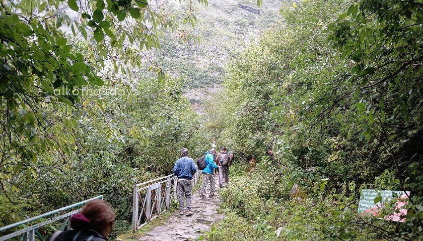 Valley of Flowers and Hemkund Sahib Tour from Delhi