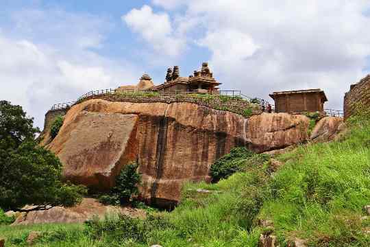 Malegitti Shivalaya Fort and Temple