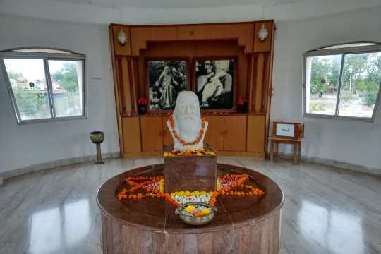  Sri Aurobindo Ashram